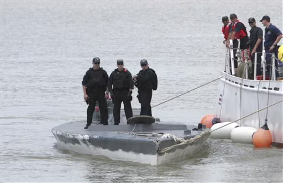 APTOPIX Costa Rica Drug Submarine
