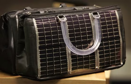 TECHBITS SOLAR PURSE