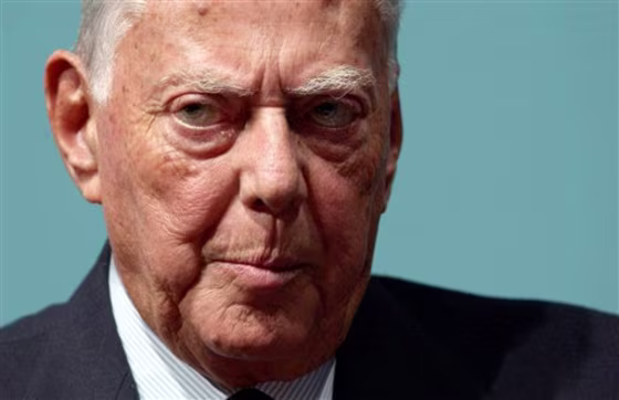 Fiat Chairman Umberto Agnelli, died of cancer little more than a year after taking the company's top position.