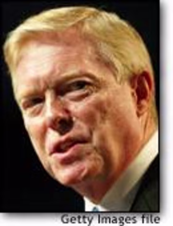 Dick Gephardt has sharpened his criticism of President Bush's Iraq policy.