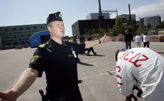 Imgae: Authorities sealed off the Oskarshamn nuclear plant