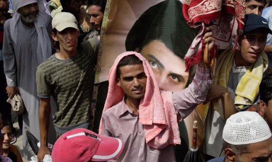 Image: Worshipper demonstrate against Condoleezza Rice's visit to Iraq