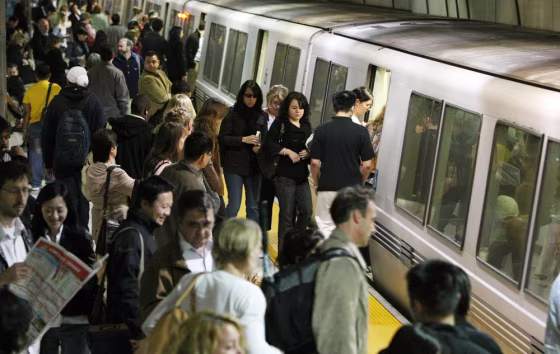 Image: Passengers board a train