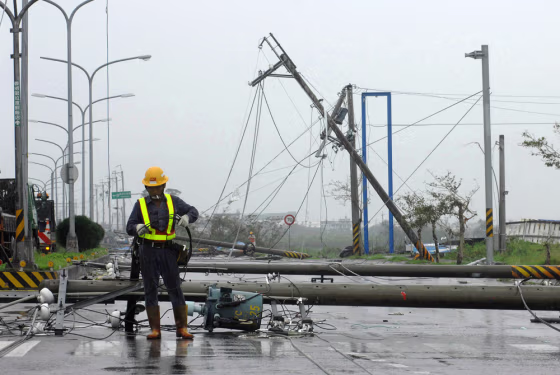 Image: Damage from Typhoon Jaigmi in Suao, Taiwan