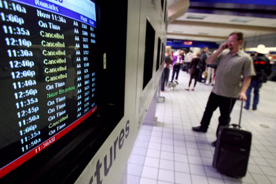 Image: Flight cancellations