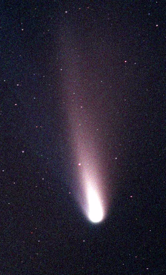 Image: The comet Hale-Bopp appears in the sky over Merrit