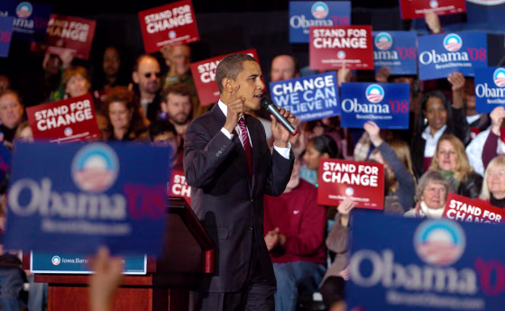 Image: Senator Barack Obama campaigns for Democratic vote in Iowa