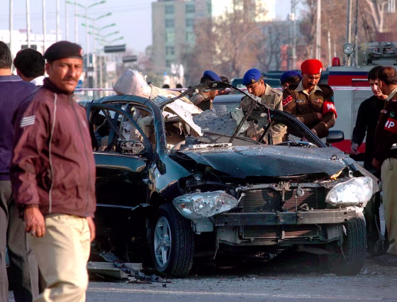 Image: Six killed including Army General in suicide bomb attack