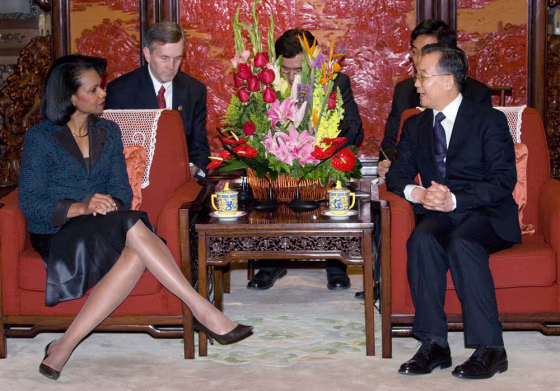 Image: Chinese Premier Wen Jiabao (R) hold talks with US Secretary of State Condoleezza Rice