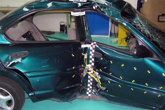 Image: Totalled car