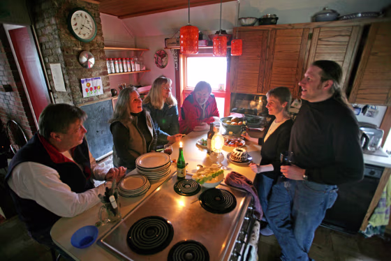 Image: candleight dinner in Juneau