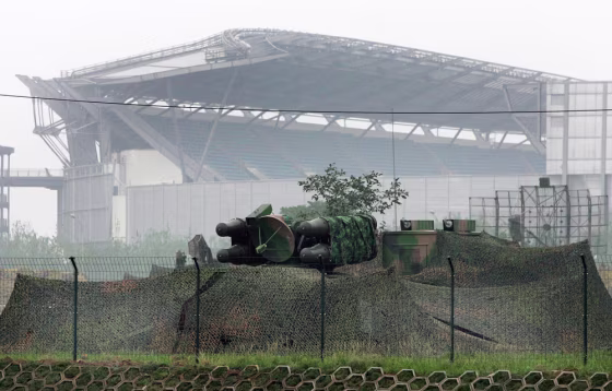 Image: A surface-to-air missile launcher
