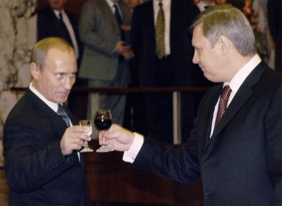 RUSSIAN PRESIDENT PUTIN TOASTS PRIME MINISTER KASYANOV IN MOSCOW