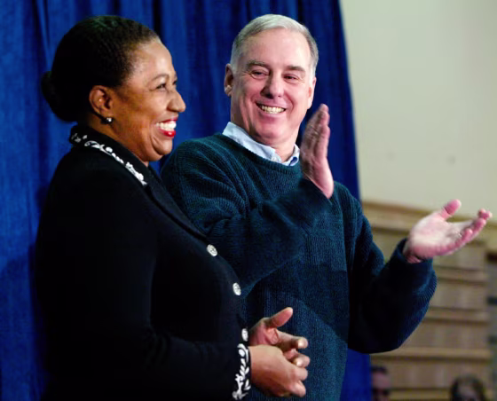 DEAN APPLAUDS BRAUN AS SHE WITHDRAWS AND ENDORSED HIM IN CARROLL