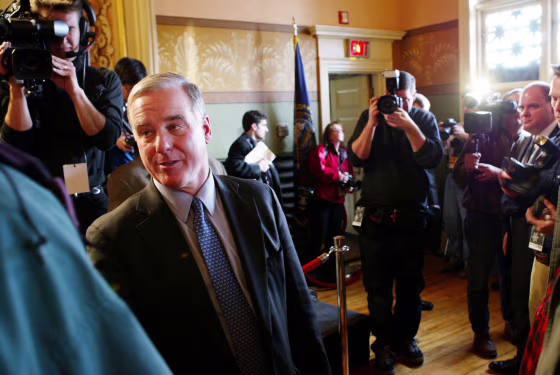 Governor Dean Attends Town Hall Meetings During New Hampshire Campaign