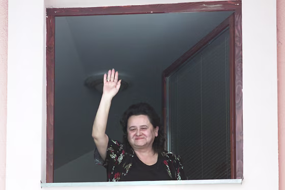 KARADZIC'S WIFE PROTESTS AT NATO RAID IN PALE