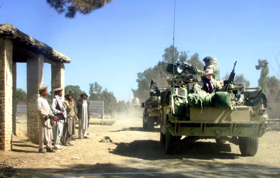 AMERICAN SOLDIERS PATROL