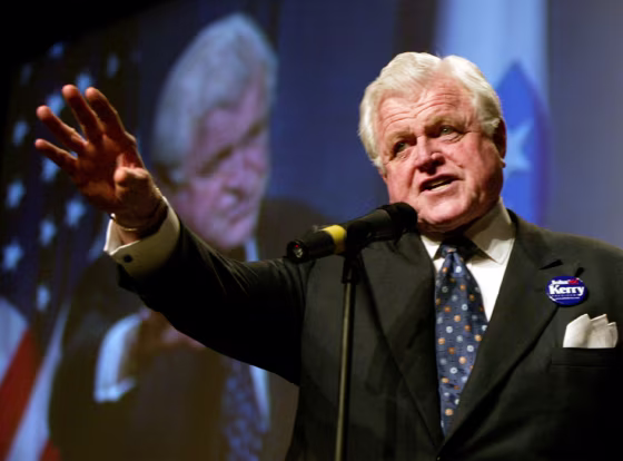 SENATOR TED KENNEDY INTRODUCES SENATOR JOHN KERRY AT BOSTON FUNDRAISER