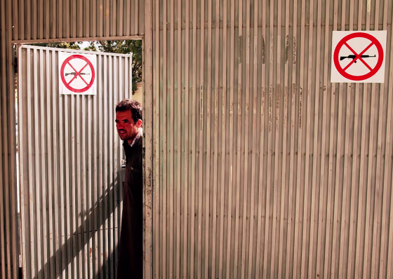 MEDECINS SANS FRONTIERES EMPLOYEE