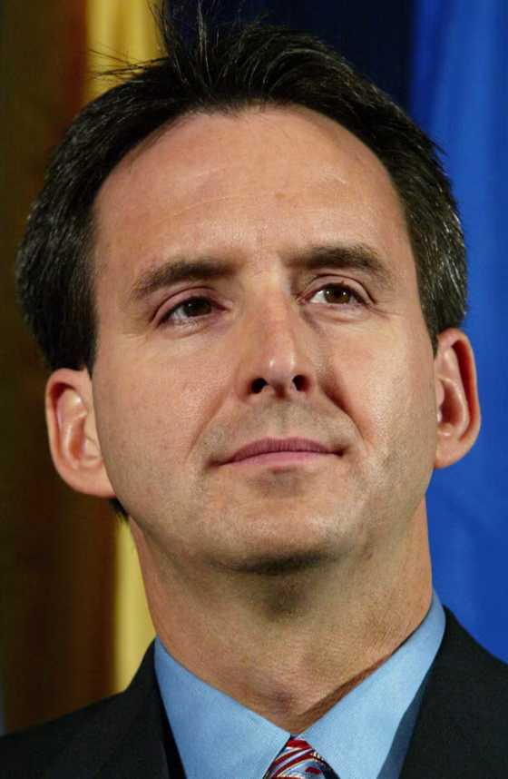 Gov. Tim Pawlenty has launched a state web site to help people in Minnesota buy prescription drugs from Canada.