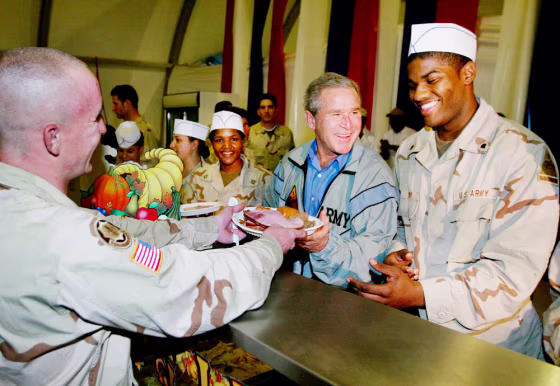 US PRESIDENT BUSH SURPRISES US MILITARY IN IRAQ WITH THANKSGIVING VISIT