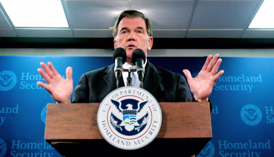 Homeland Security Secretary Tom Ridge announces his resignation