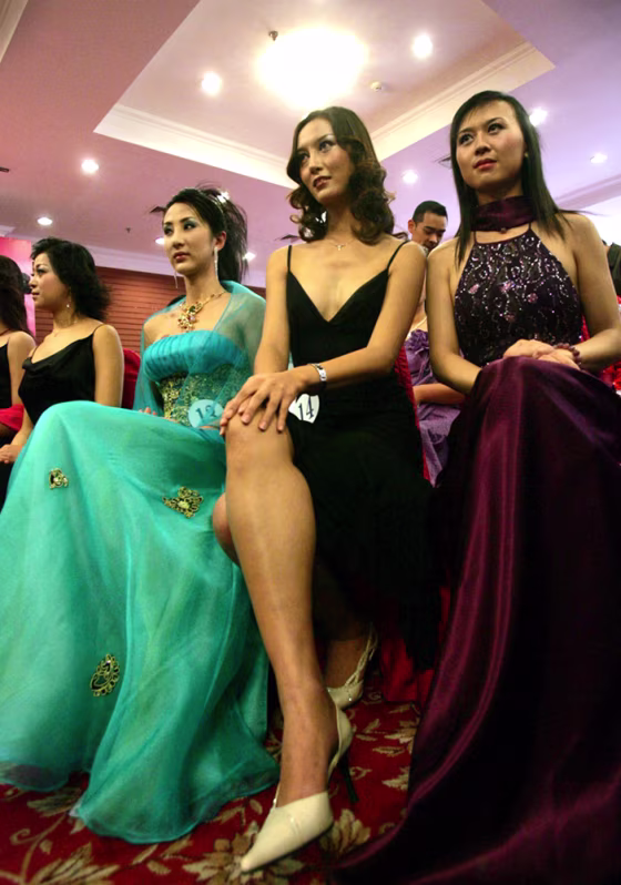 CHINESE PLASTIC SURGERY BEAUTIES