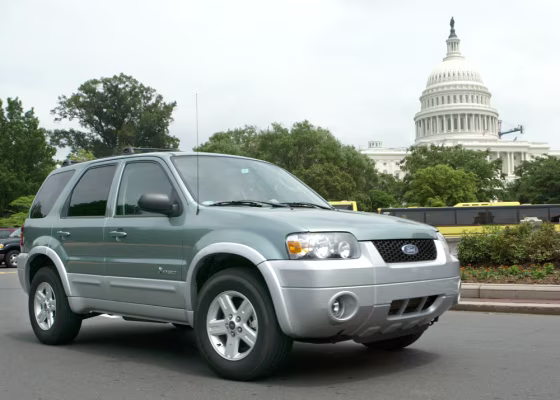 Ford Debuts New Ford Escape Hybrid