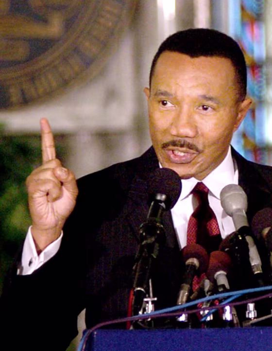 NAACP President Kweisi Mfume announces his resignation at press conference
