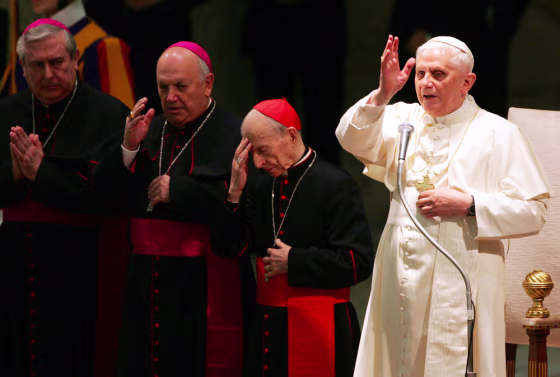Pope Benedict XVI blesses international journalists in Vatican City