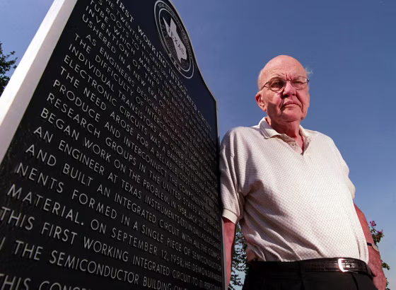 BUSINESS COMPUTER SEMICONDUCTOR INVENTOR SCIENCE
