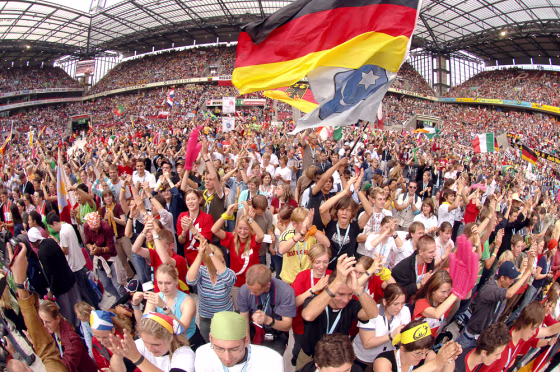 Thousands of pilgrims attend the World Y