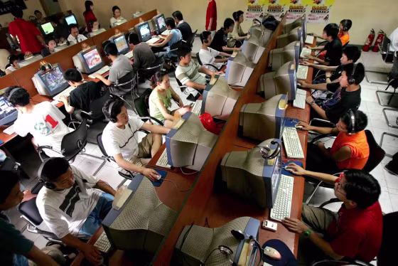 INTERNET CAFE