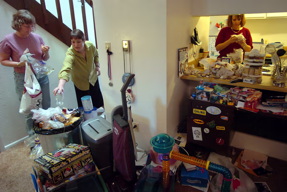 CLUTTER