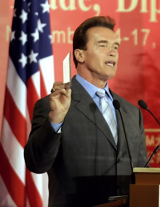 SCHWARZENEGGER