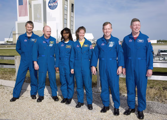 Space Shuttle Discovery Astronauts Discuss May Flight