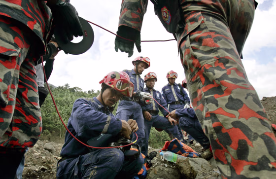 MALAYSIAN RESCUE LANDSLIDE