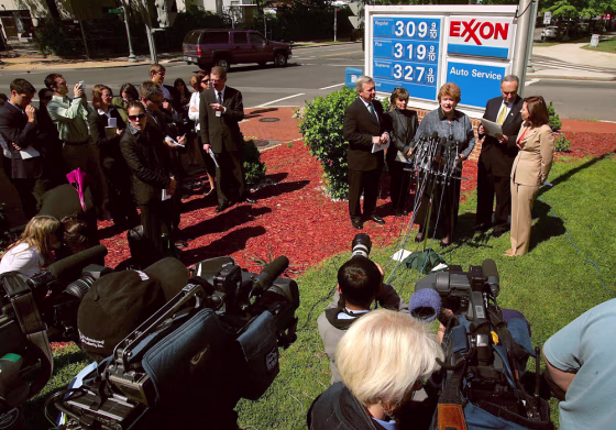 Congressional Democrats Visit Capitol Hill Gas Station