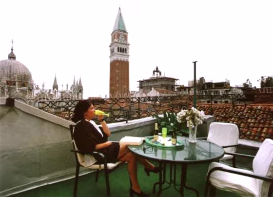 Hotel Ai Do Mori, located in the heart of Venice, offers a cozy family atmosphere featuring bright and welcoming rooms, most with&nbsp;a view of San Marco's bell tower. 