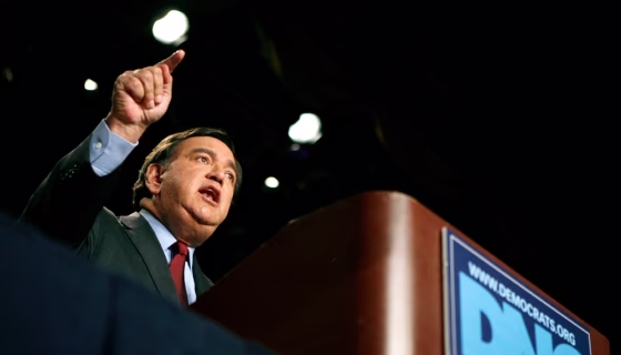 New Mexico Governor and Democratic presidential candidate Bill Richardson speaks at the Democratic National Committee Winter Meeting in Washington