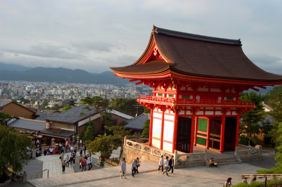 Visitors to the Kiyomizu-dera Temple
