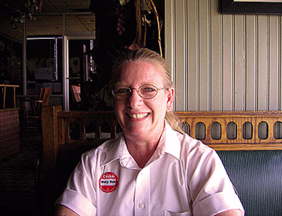 Mary Sue Williams has never bought real stocks. "Part of this was luck," she says of her finish. "A lot of it was a gut feeling, some eenie-meenie-minie-moe, and common sense."