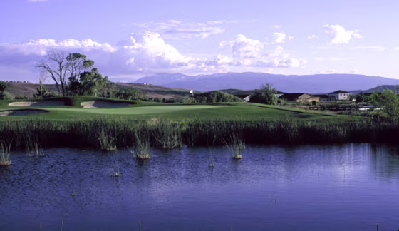 Red Hawk’s 16 hole requires a carry of close to 200 yards over water from the back tees, a tall order on a typically windy day near Reno.