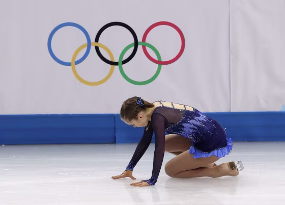 Image: Julia Lipnitskaya of Russia falls when competing in the women's short program figure skating competition