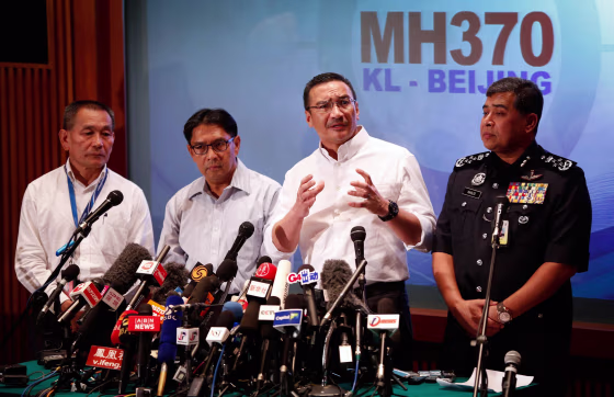 Image: Hishamuddin Hussein, Azharuddin Abdul Rahman, Khalid Abu Bakar, Jauhari Yahya