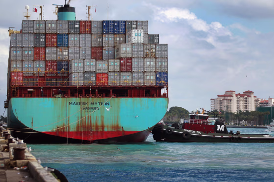 More medium-to-small businesses are making bigger bets on exports, as many American consumers spend cautiously amid a still-sluggish recovery.