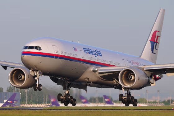 Image: Missing Malaysia Airlines flight lands in 2009.