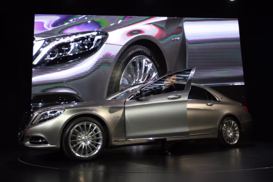 Image: Los Angeles Hosts Annual Auto Show