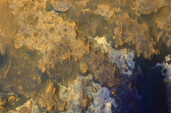 Image: Mars rover Curiosity on the lower slopes of Mount Sharp