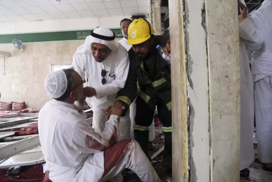 Image: Suicide bomber detonates inside Shiite mosque in Saudi's east